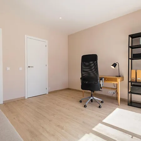 Lovely House In Aroeira By Lovelystay Hébergement de vacances