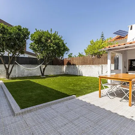 בית נופש Lovely House In Aroeira By Lovelystay *