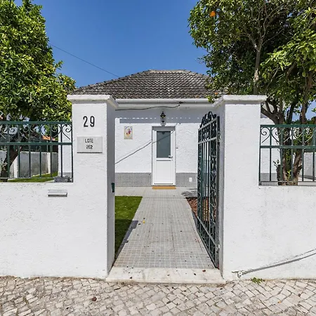Lovely House In Aroeira By Lovelystay *