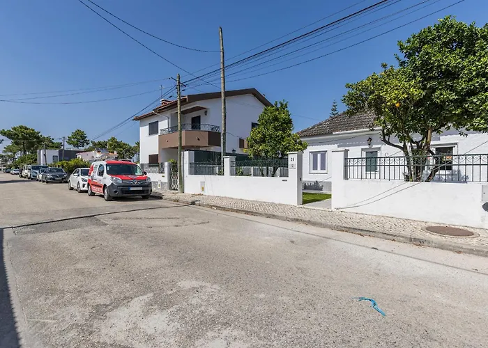 Σπίτι διακοπών Lovely House In Aroeira By Lovelystay